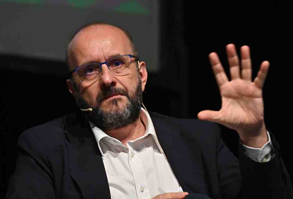 Lo sport al potere. L'ultima fatica letteraria del professor Berruto