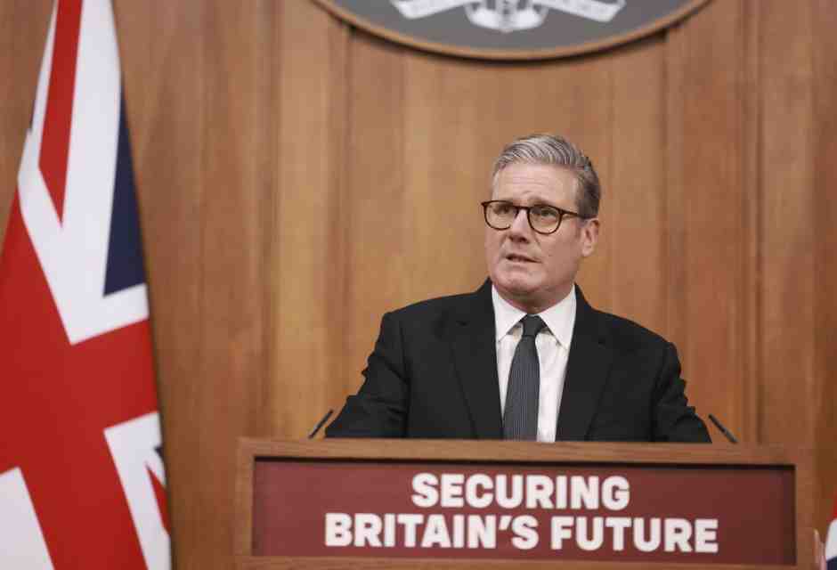 Pure Starmer infine dice “take back control” sull’immigrazione (legale)