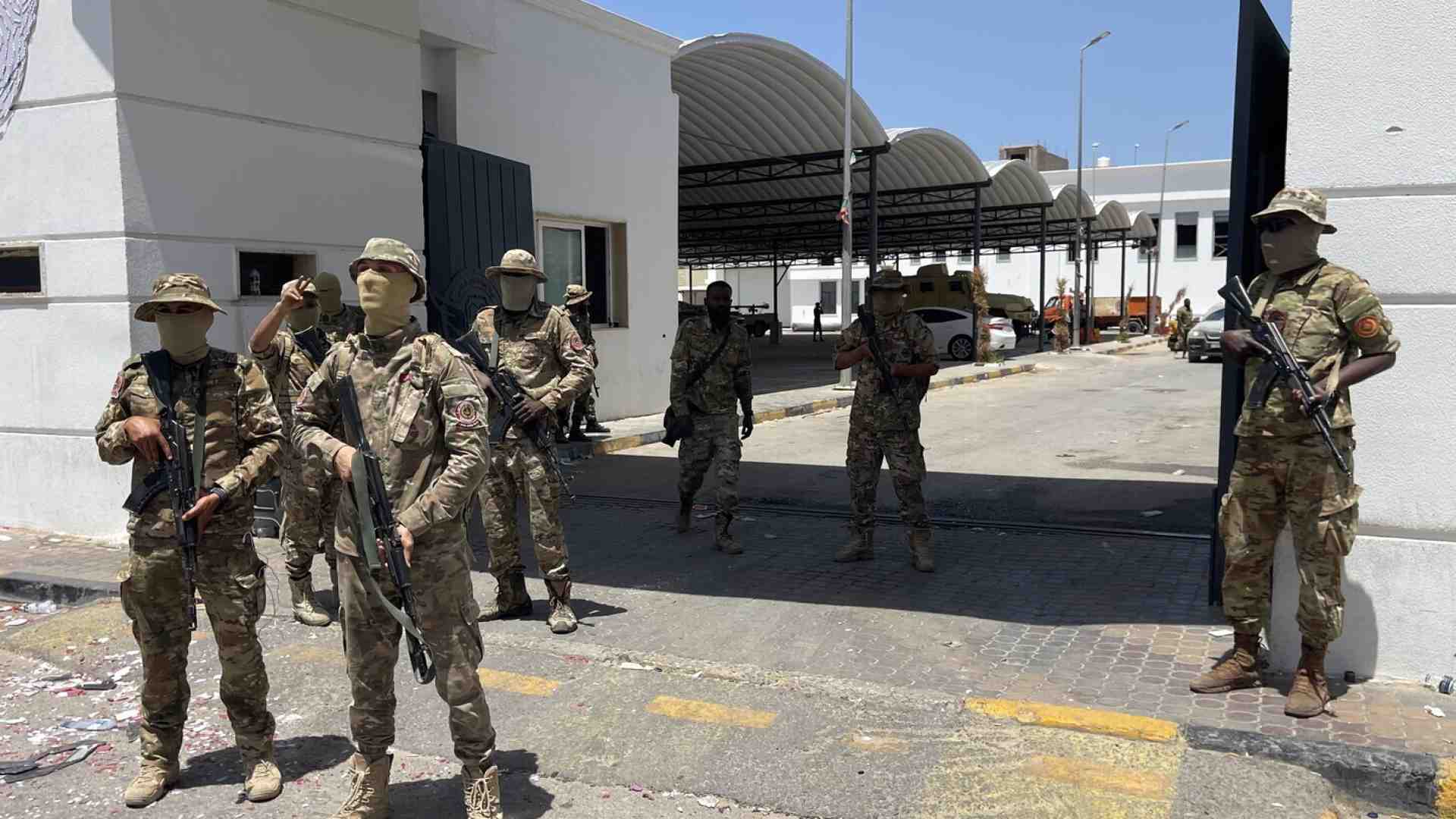 Dabaiba fa fuori Ghnewa e prova a fare “l’uomo forte” di Tripoli