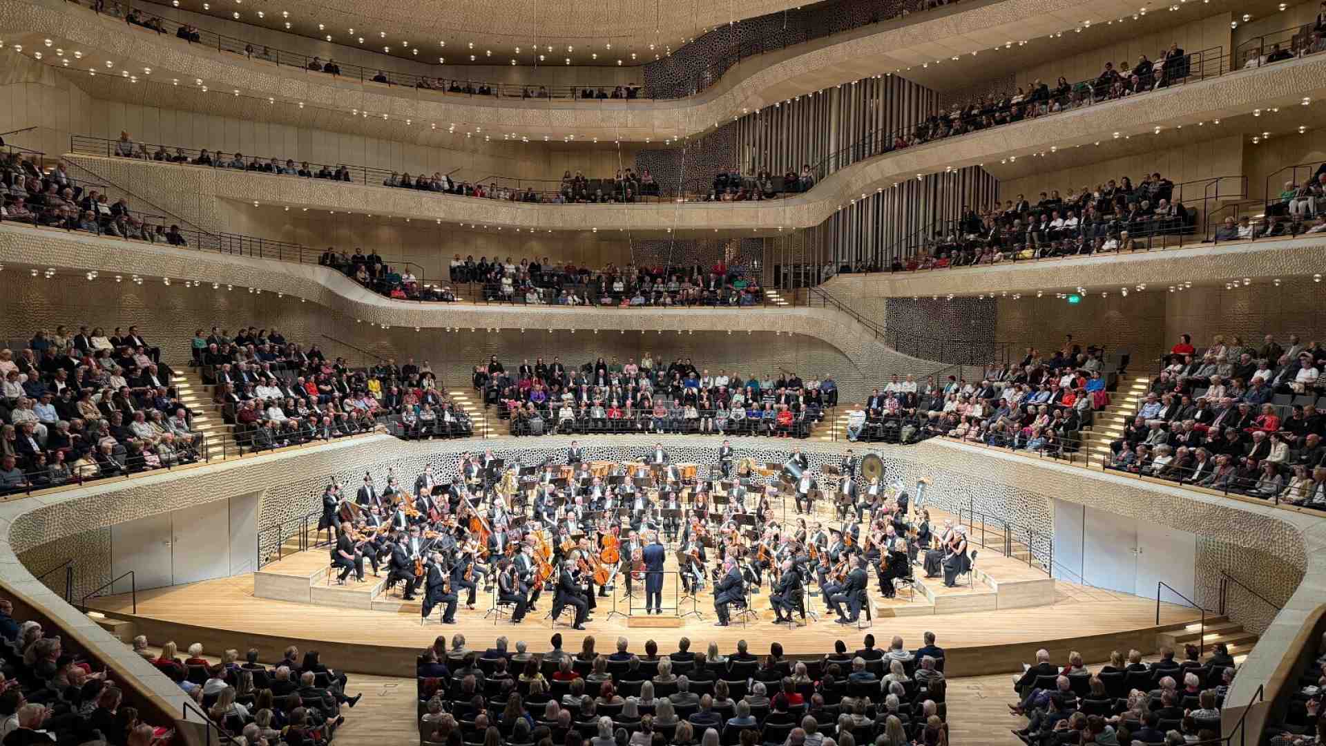 Santa Cecilia in tournée. Consonanze europee con passeggiata ad Amburgo