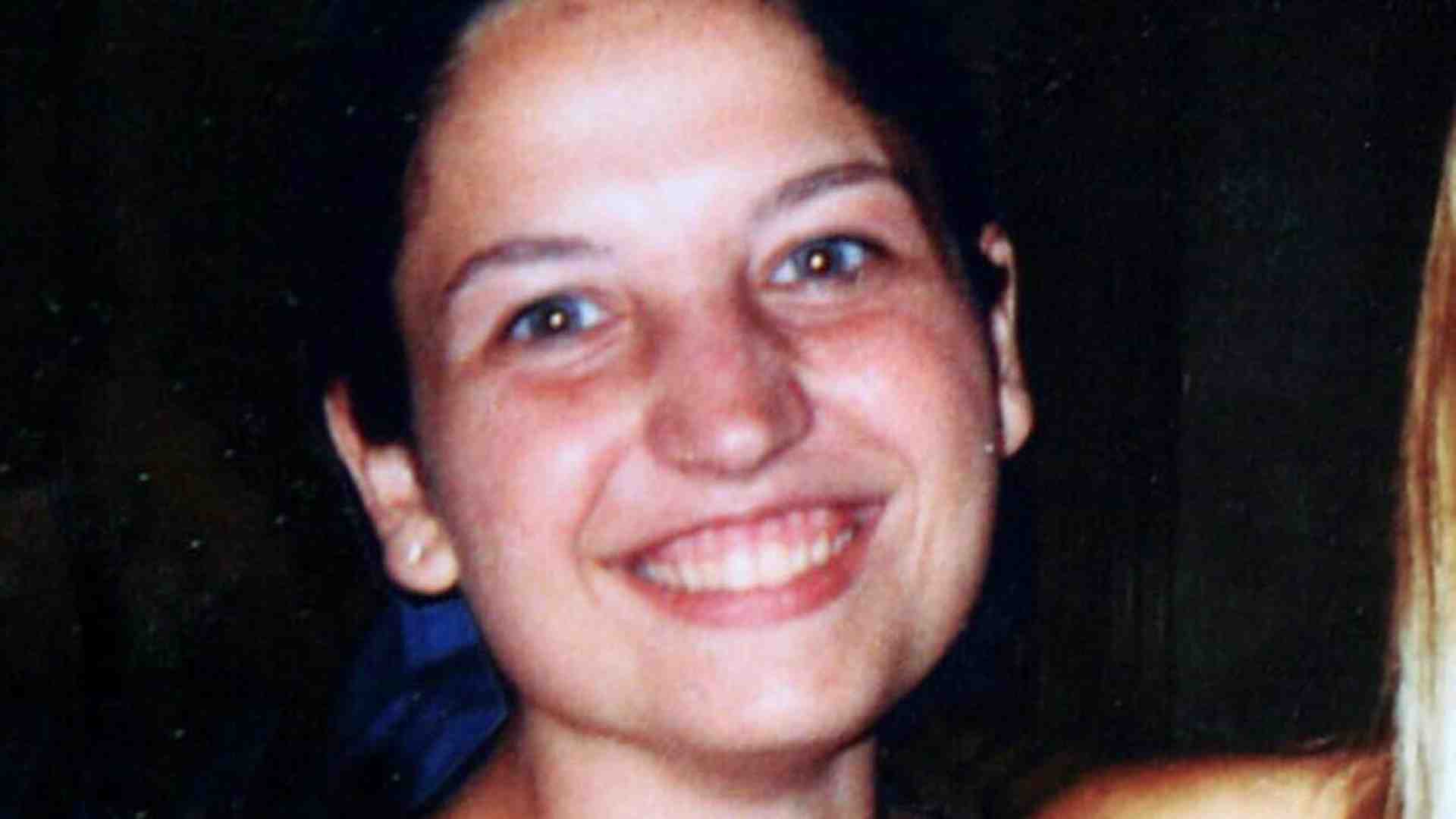 Garlasco, perquisizioni in diretta tv e un torrente svuotato dopo 18 anni: le stravaganze dei pm