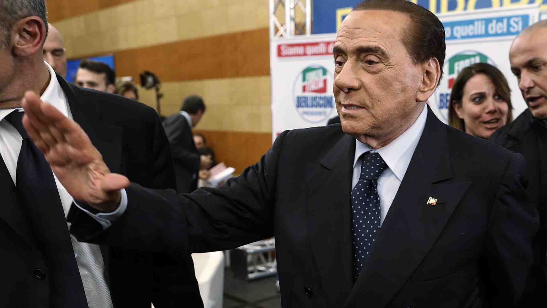Il conflitto senza interessi di Berlusconi e gli interessi senza conflitto dell’èra trumpiana