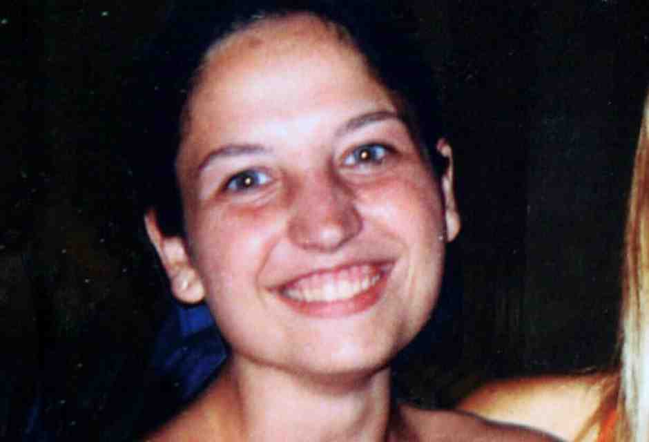 Garlasco, perquisizioni in diretta tv e un torrente svuotato dopo 18 anni: le stravaganze dei pm