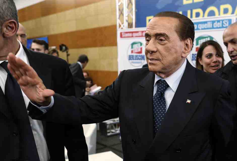Il conflitto senza interessi di Berlusconi e gli interessi senza conflitto dell’èra trumpiana
