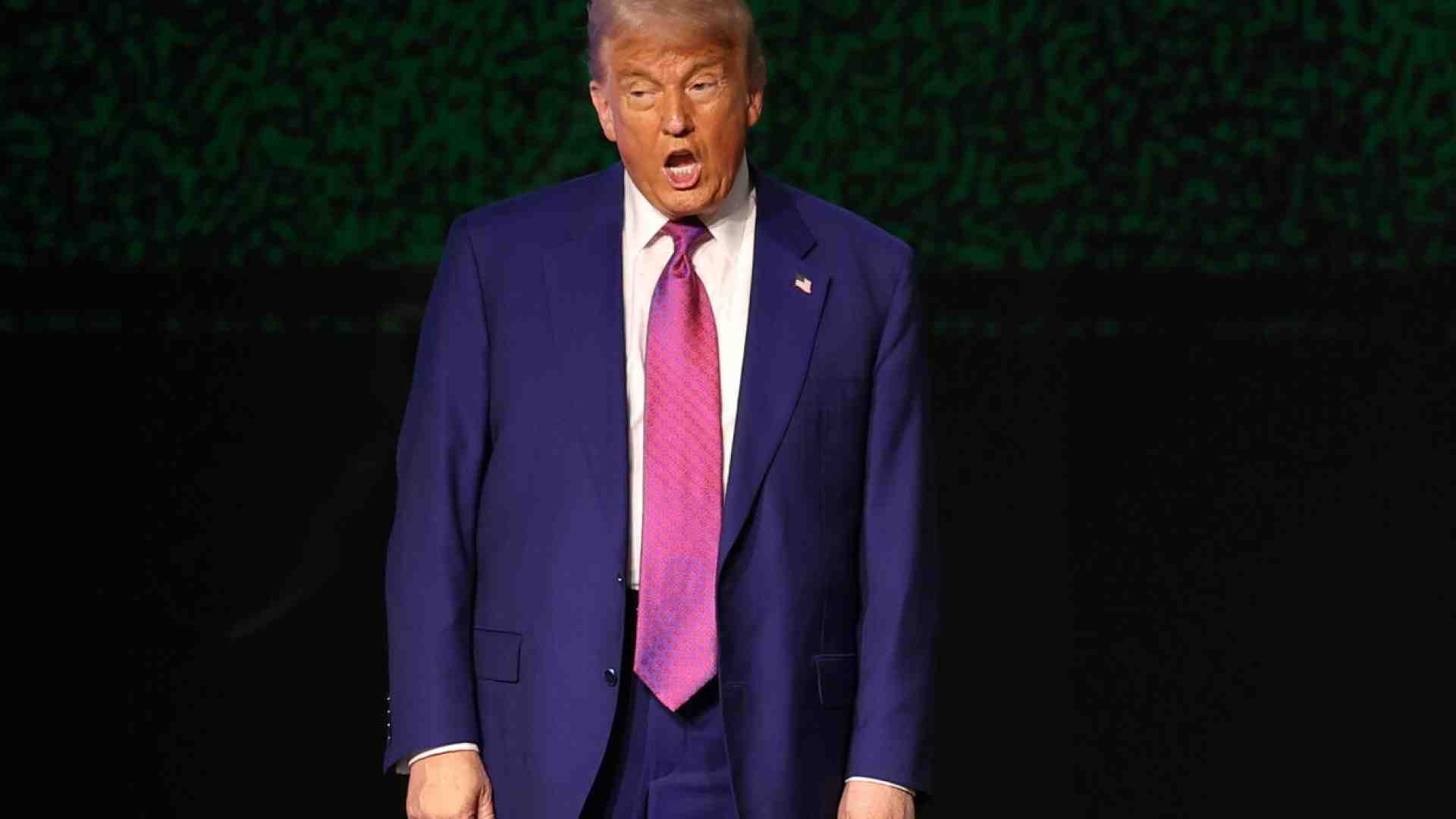 I legami trumpiani col Qatar e la folle apertura all’Iran: “Non esistono nemici permanenti”