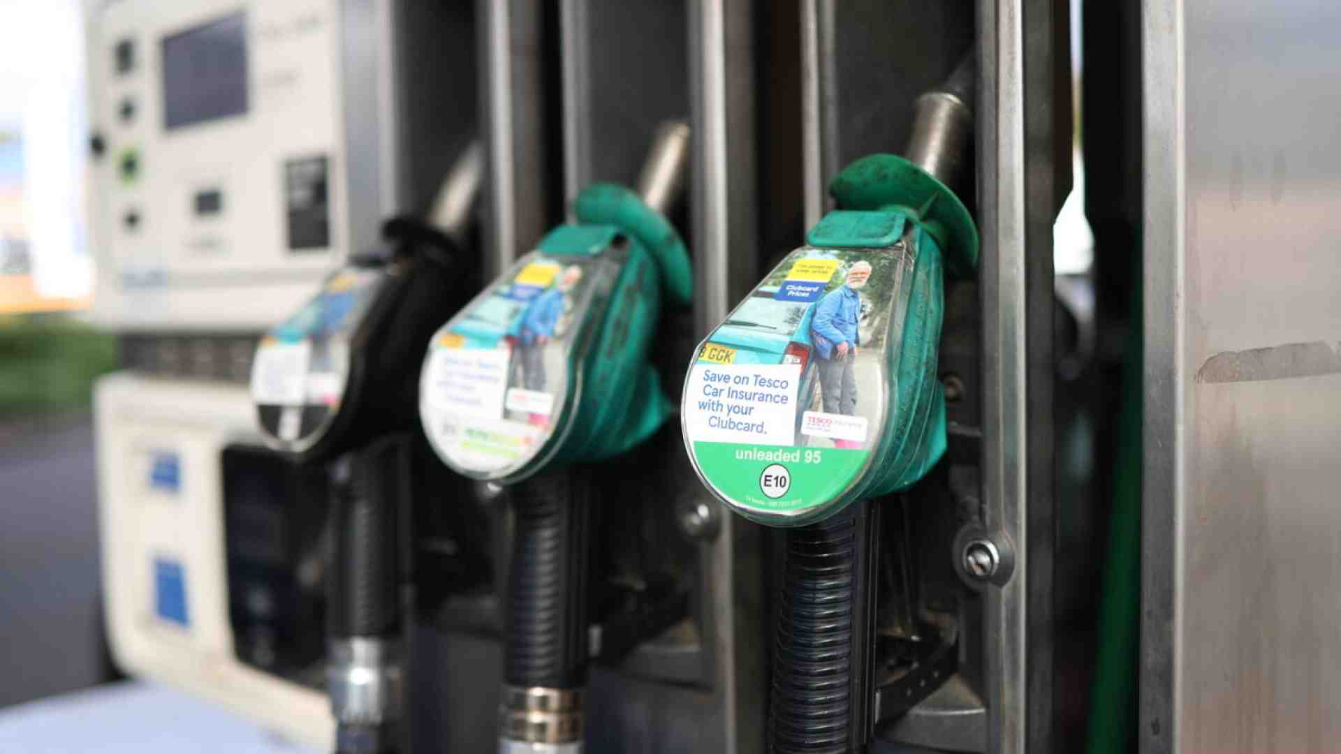 Da oggi diesel più caro e benzina più economica: entra in vigore l'allineamento delle accise