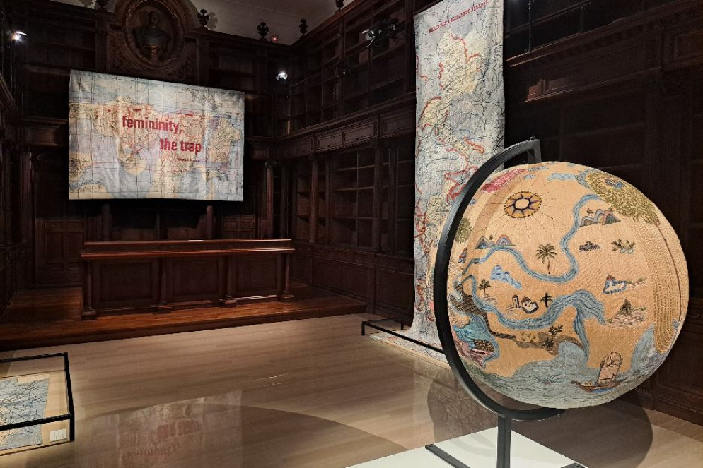 L'installazione di Maria Grazia Chiuri nella Sala Barberini della Biblioteca Apostolica Vaticana per la mostra "En Route" - AB