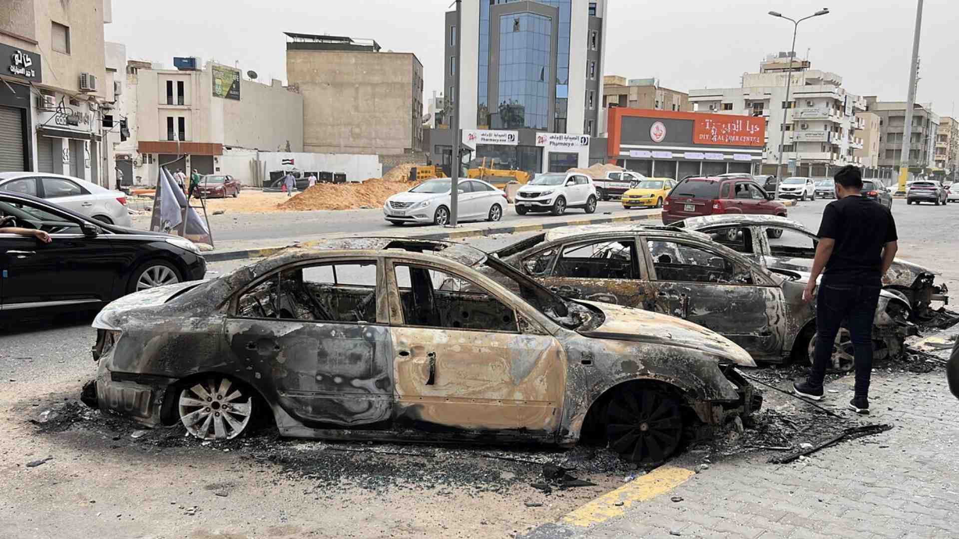 Dopo gli scontri a Tripoli in fuga gli italiani (e alcuni di Eni)
