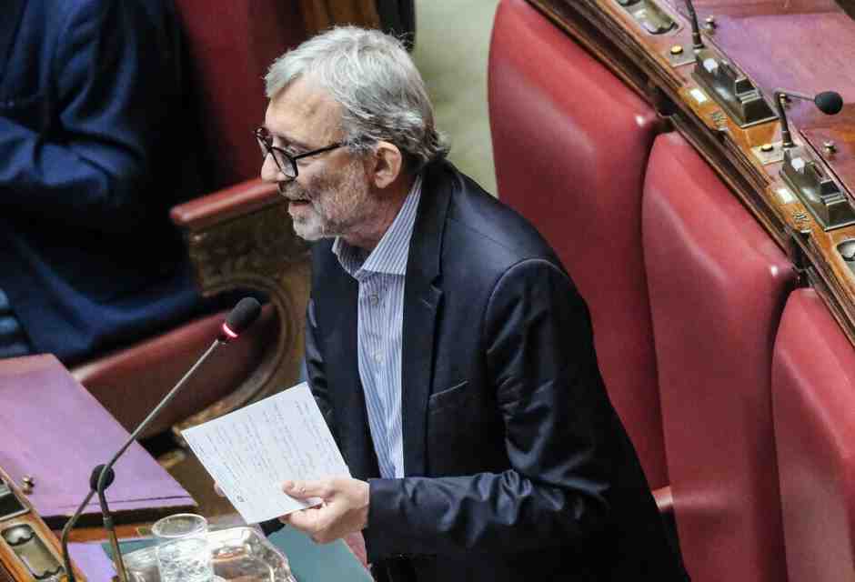 Giachetti: "Il minuto di silenzio di Conte per Gaza? Una farsa. Ha fatto bene Meloni a rimanere seduta"