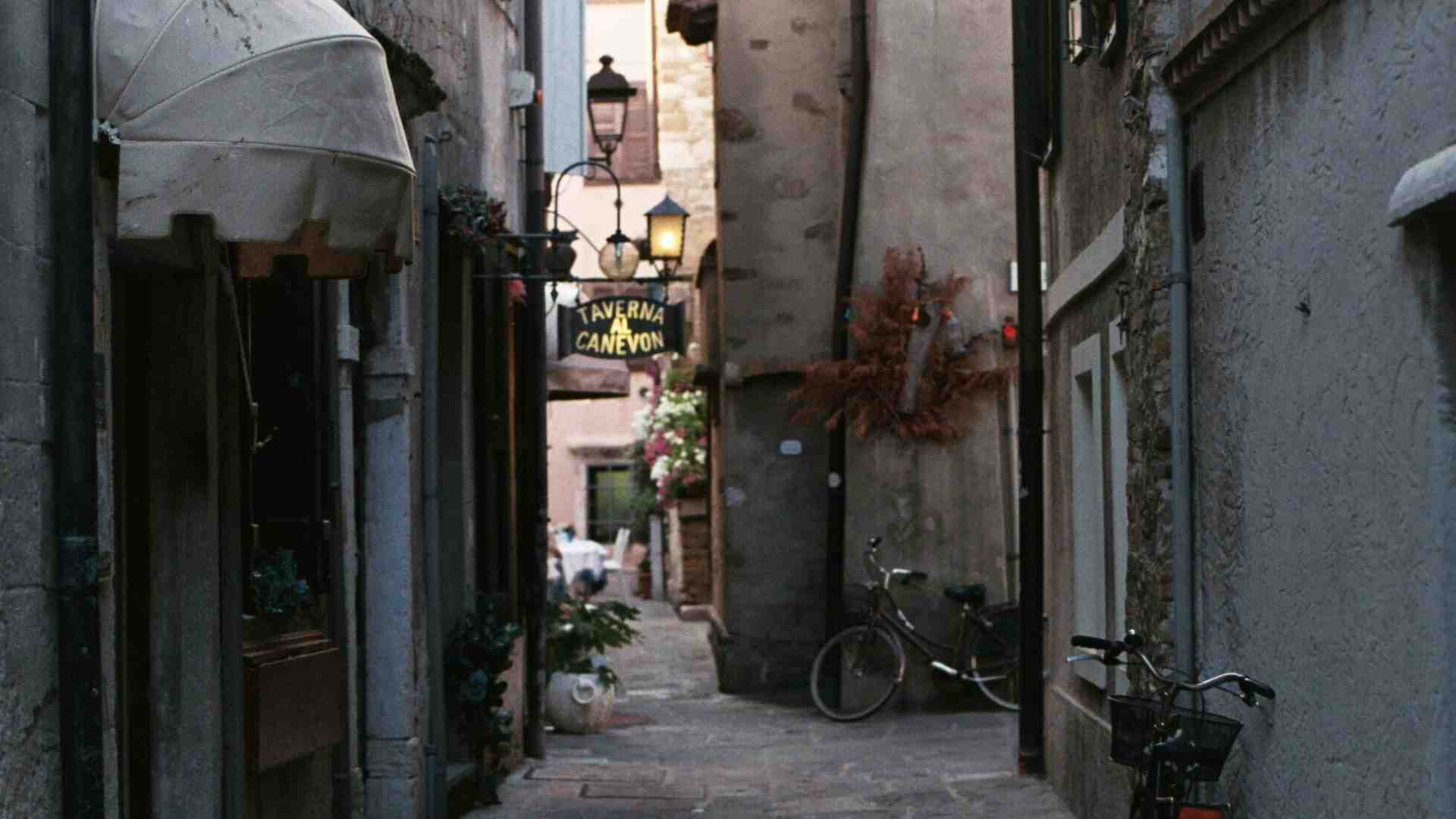 Nel vuoto degli anni 80, Severini ha scritto della provincia languida con nobiltà