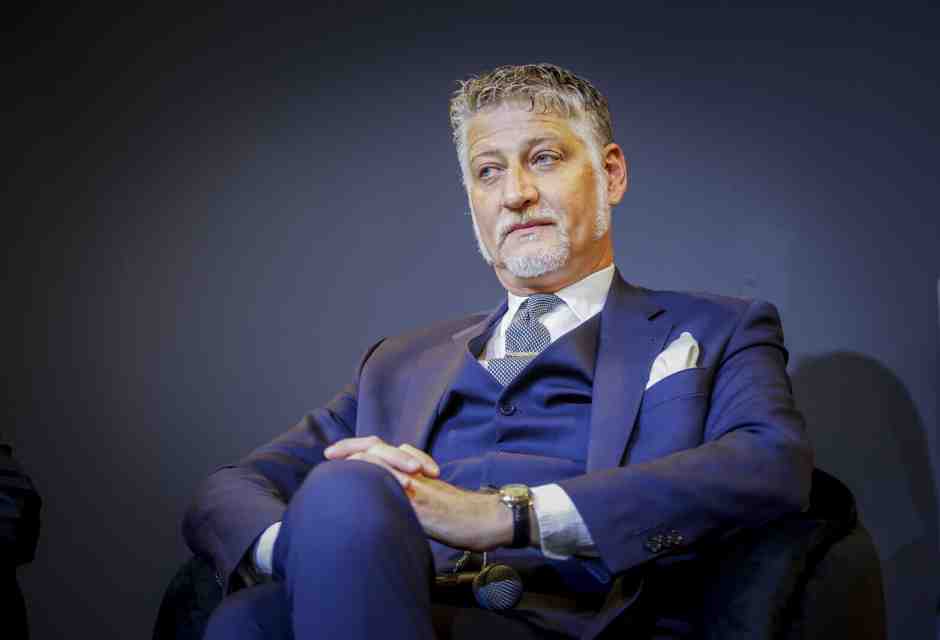 Il ministro Giuli di fronte a un esercito ideologico arruffato