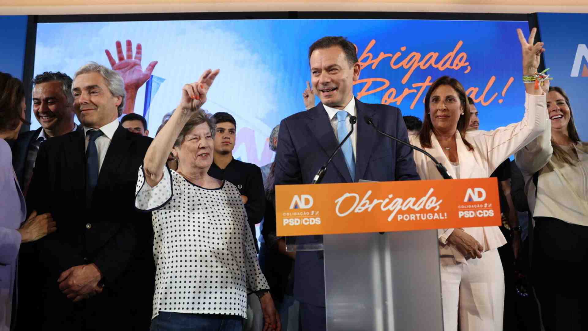 Il Portogallo va a destra: vince il popolare Montenegro