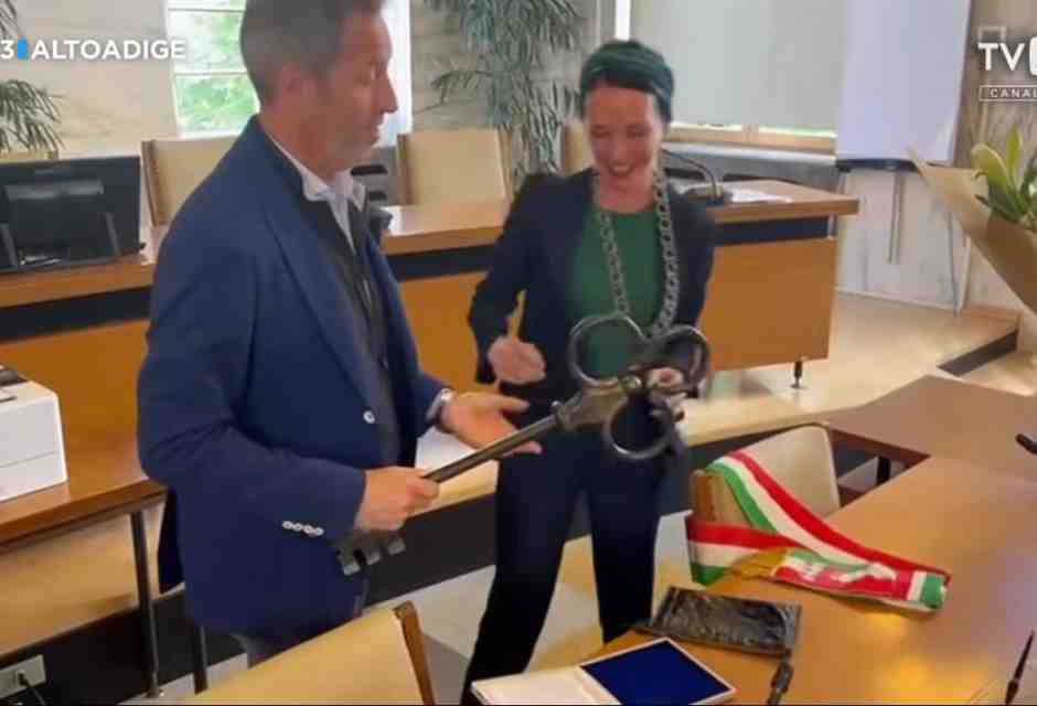 Meglio la sindaca riluttante che lo stentato italiano Augias