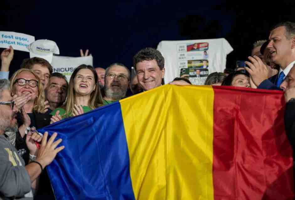 Perché Nicusor Dan ha vinto da solo