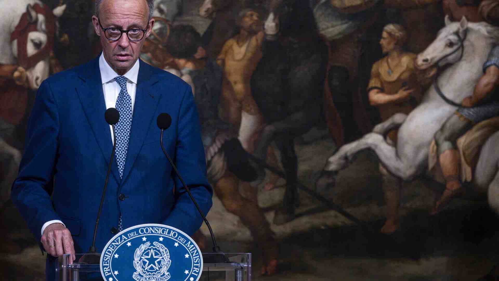 Merz appoggia la Francia sull'energia atomica