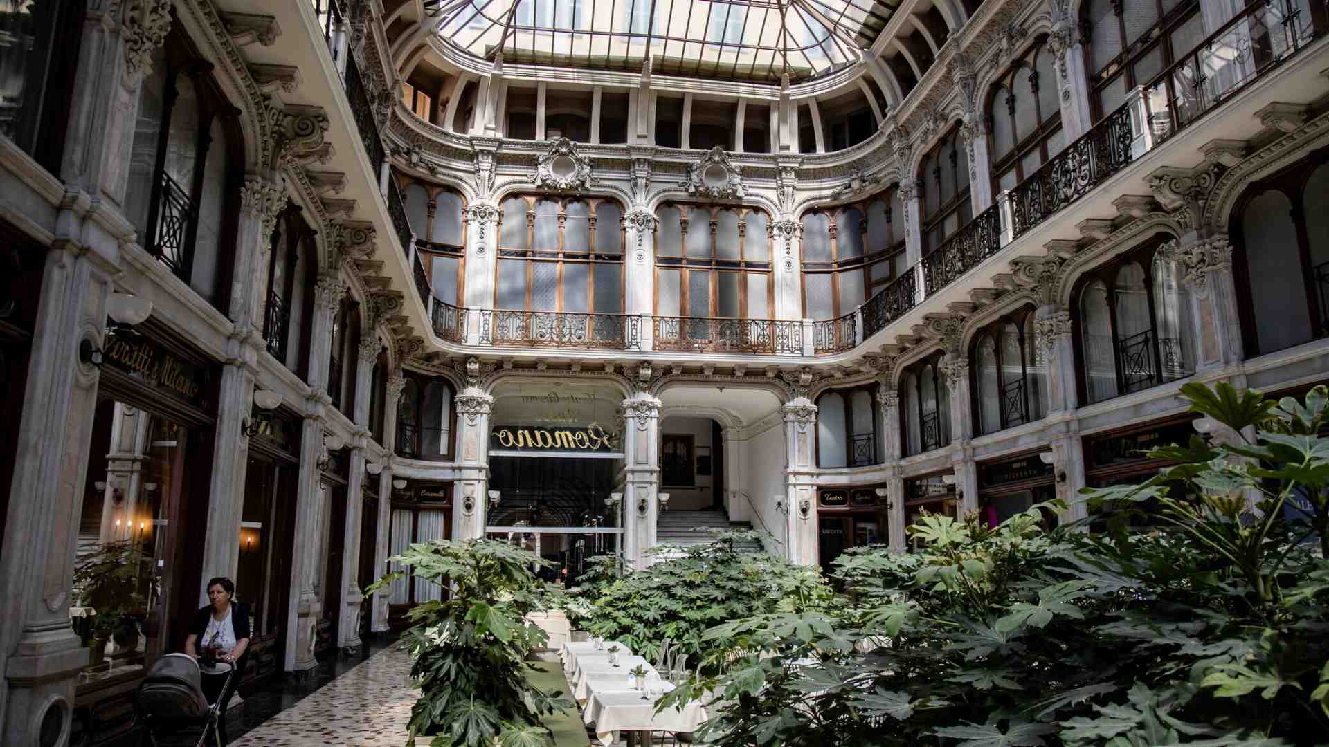 Più Champagne (e meno lagne) per finanziare i musei pubblici italiani