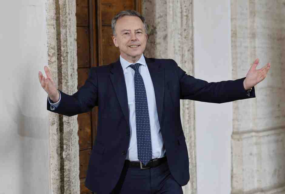 Macron bussa alla Lega: il curioso incontro fra l'ambasciatore francese e il presidente della commissione Difesa