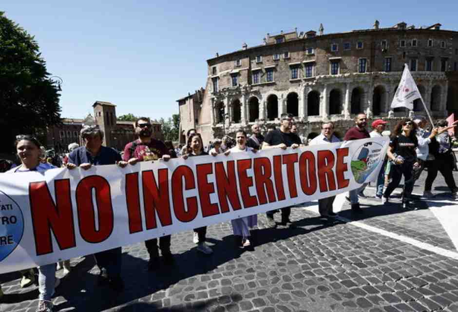 Dilemma dem sui termovalorizzatori. Tranne che a Roma, il Pd dice no (i casi da Nord a Sud)