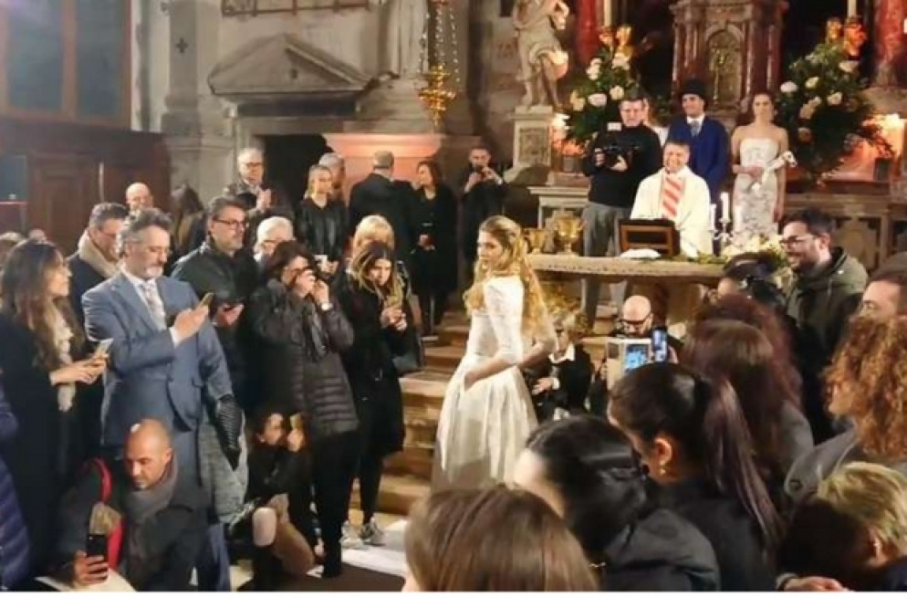 Un momento della sfilata nella chiesa veneziana (Facebook)