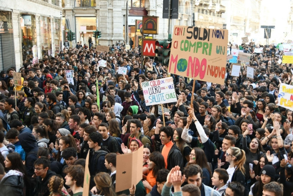 Un altro momento della manifestazione di Milano