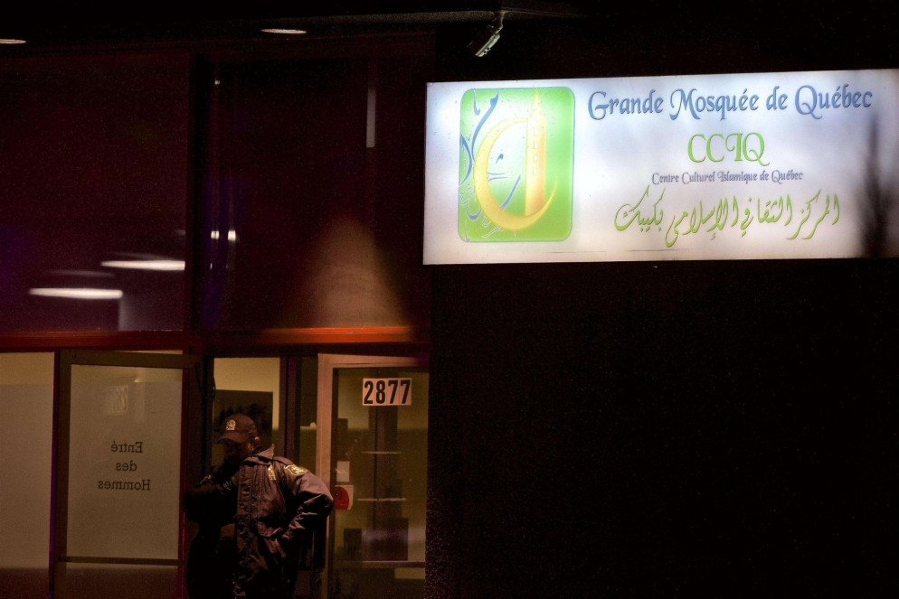 L'insegna della moschea di Québec City (Ansa)