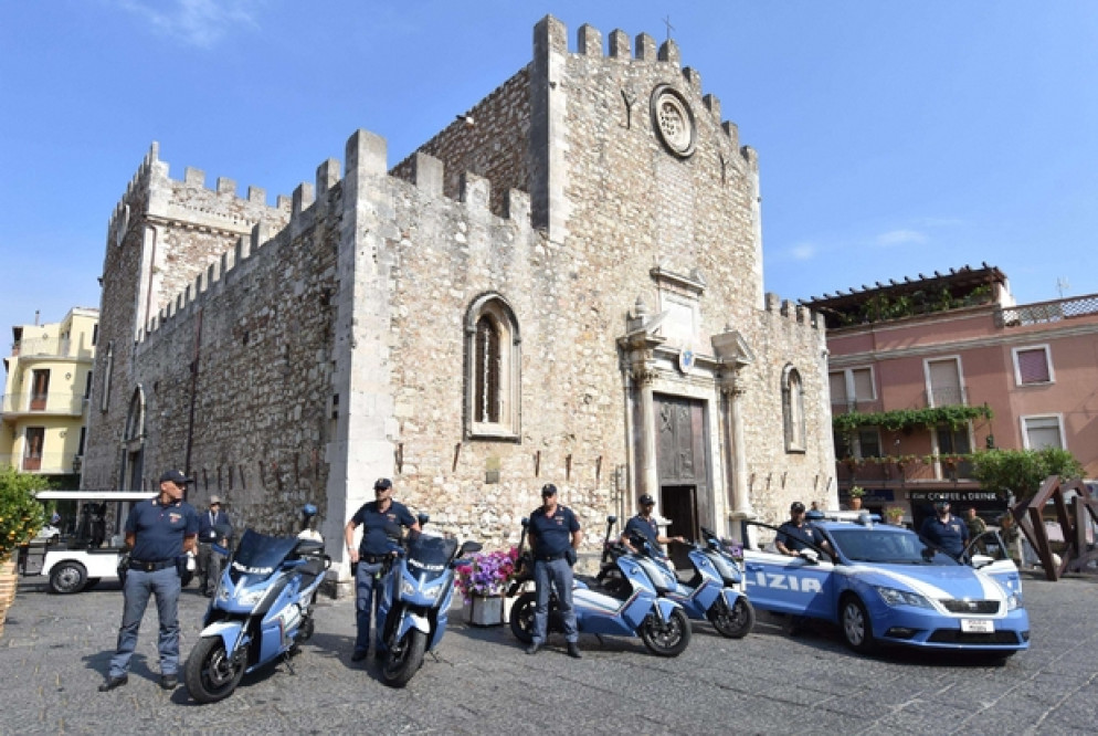 Il Duomo di Taormina presidiato dalla polizia