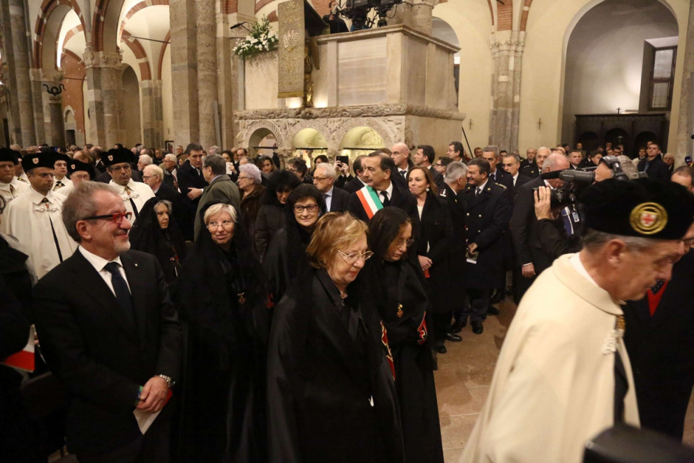 Gli amministratori pubblici ai Primi Vespri per la festa di sant'Ambrogio