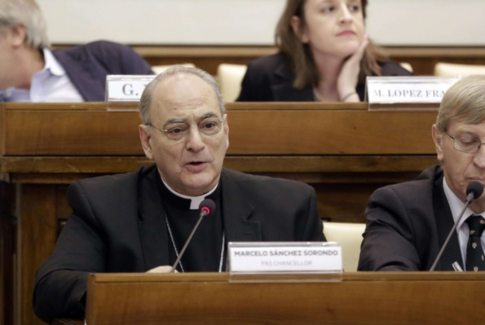 Il vescovo Sanchez Sorondo durante il summit in Vaticano