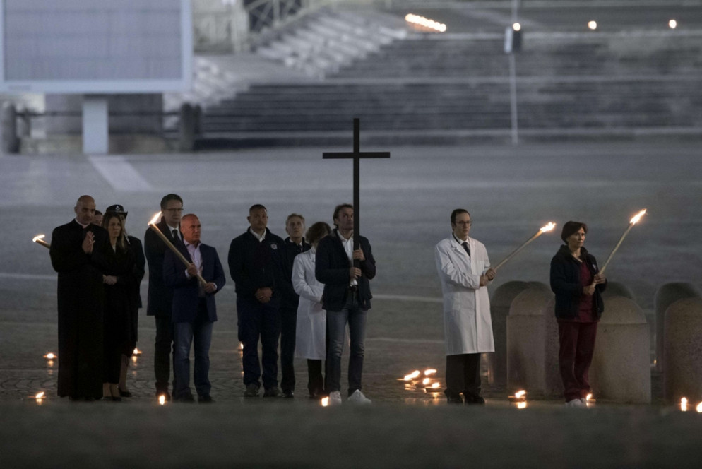 La Via Crucis a San Pietro - Ansa