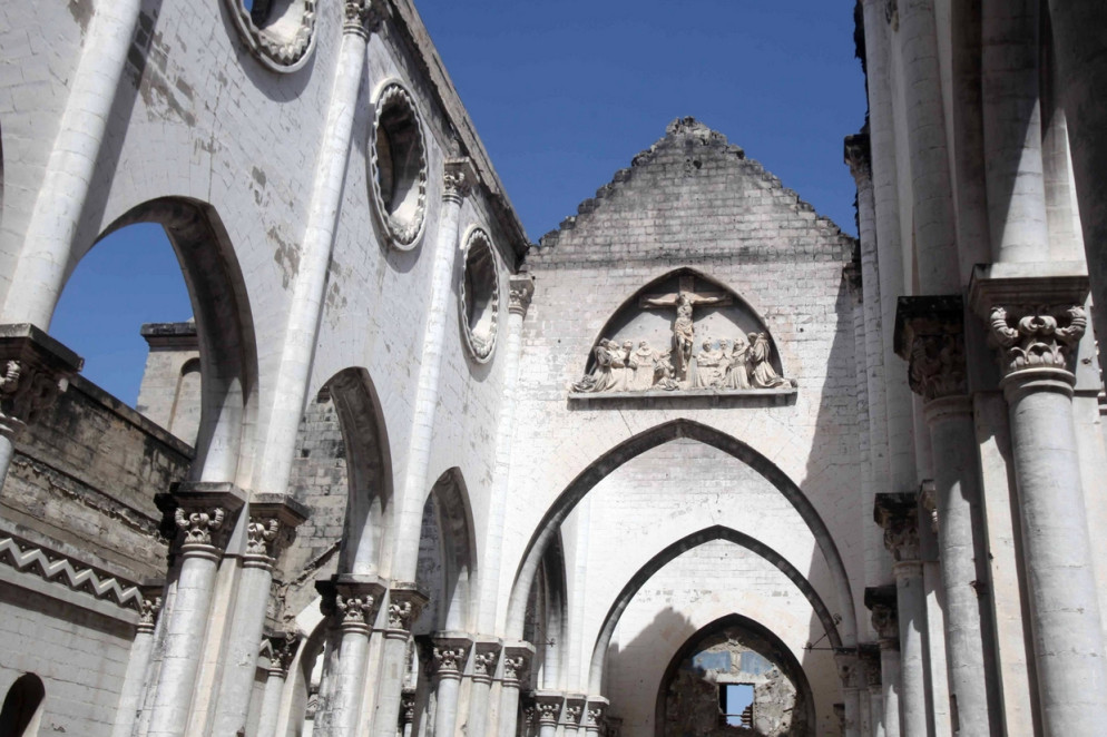 Le rovine della cattedrale di Mogadiscio in Somalia, distrutta nel 1989 (Reuters)