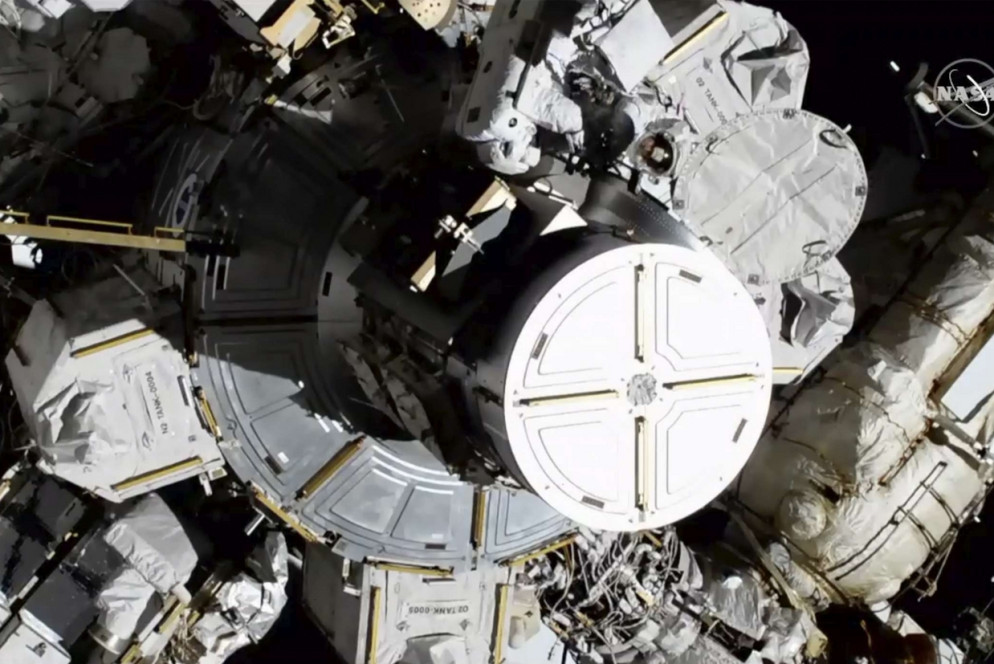 Le astronaute escono dalla Stazione Spaziale Internazionale (Ansa/Nasa)