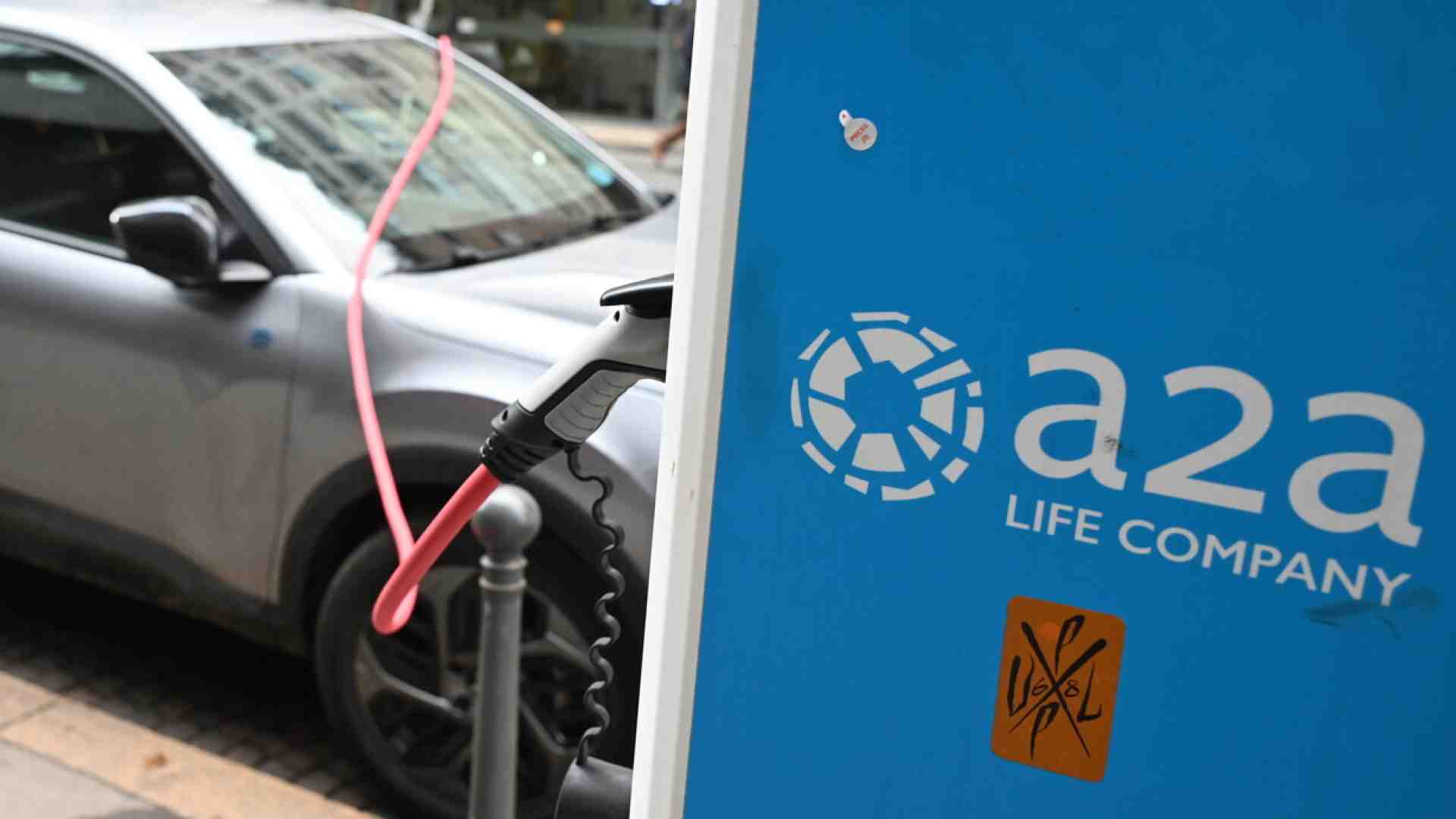 Dal flop dei borghi elettrici arrivano i nuovi incentivi auto