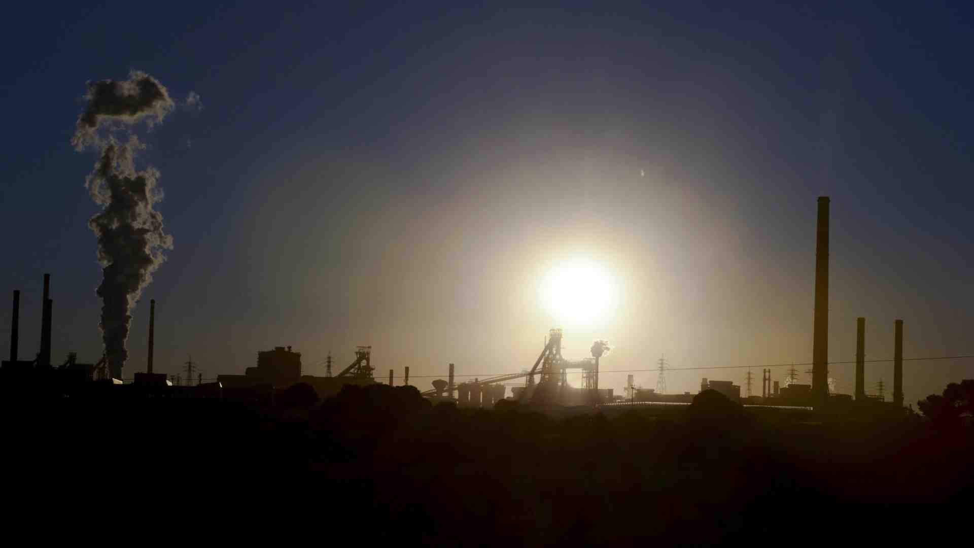 Gli altoforni spenti e l’Ilva si consuma