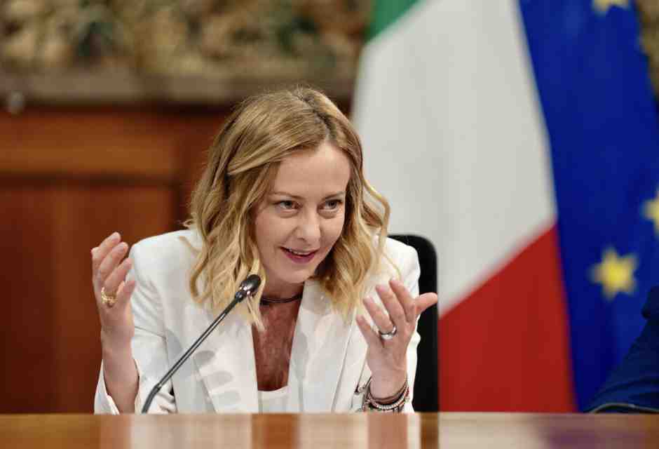 Ecco come Meloni vuole avvicinarsi al Ppe, senza fretta né annunci, dopo la lezione romena