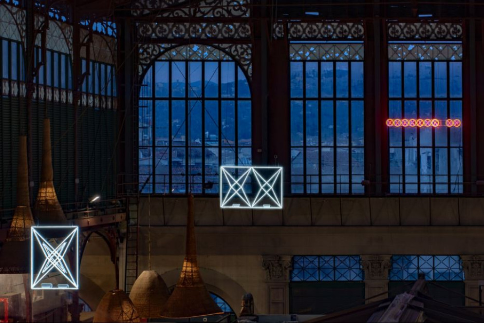 L'installazione "Suspended Flow" di Vincenzo Marsiglia, da domani al 28 febbraio 2025 al Mercato Centrale a Firenze - Ufficio stampa