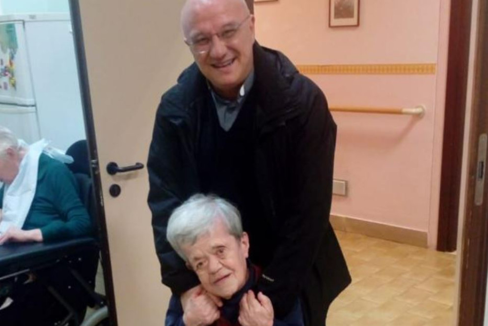 Arice insieme a una ospite del Cottolengo