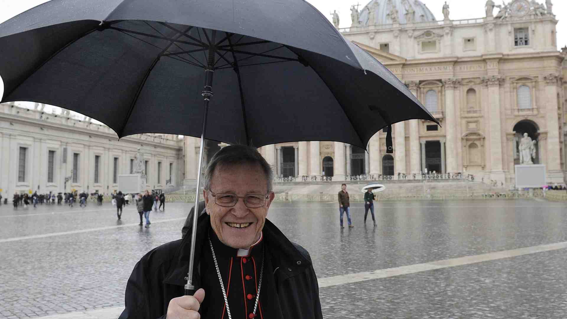 Kasper confessa: "Fu Benedetto XVI a frenare la svolta di Francesco sul celibato"