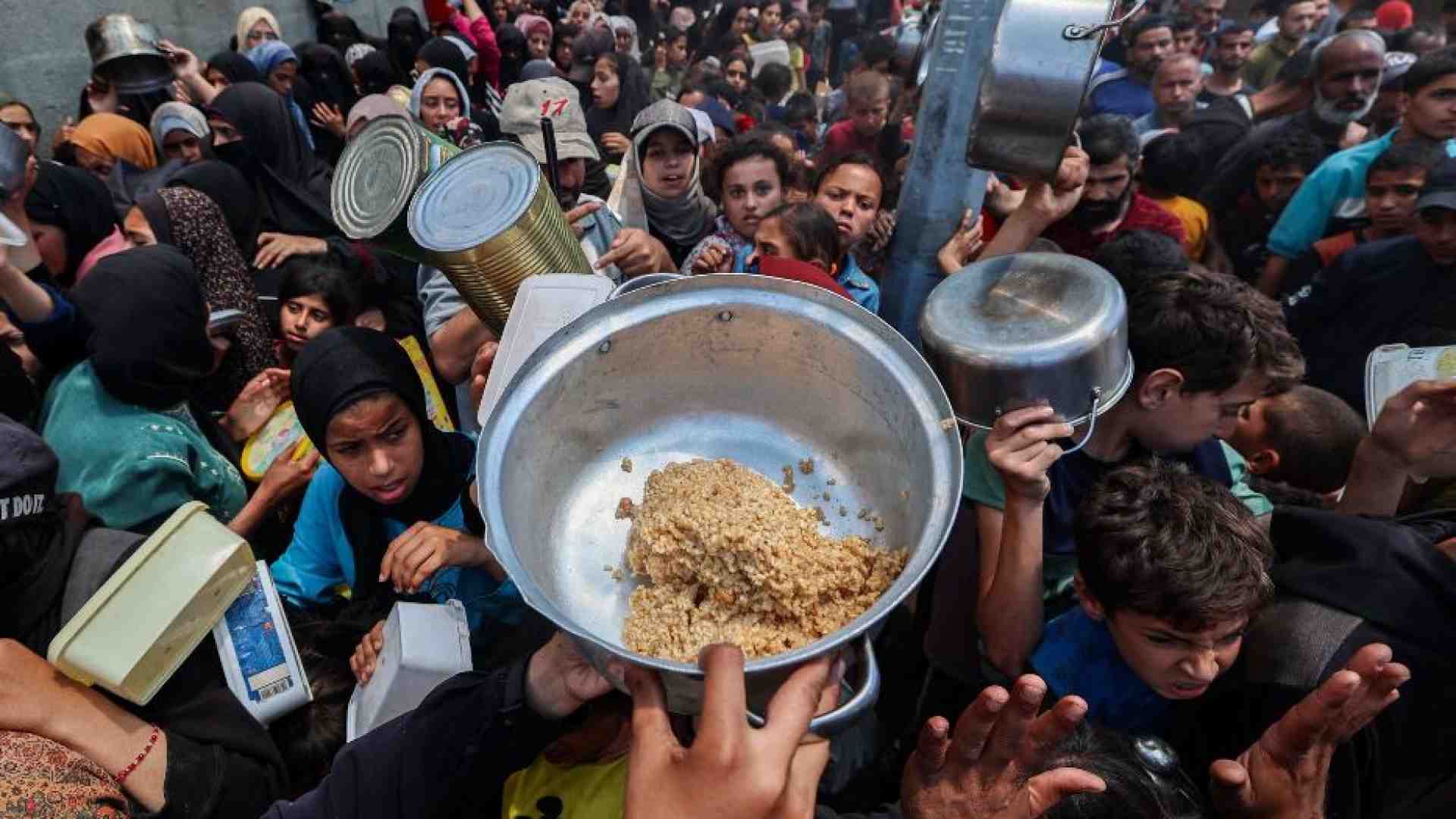 Netanyahu "apre" sugli ostaggi. Aiuti fermi, «distribuirli è troppo rischioso»