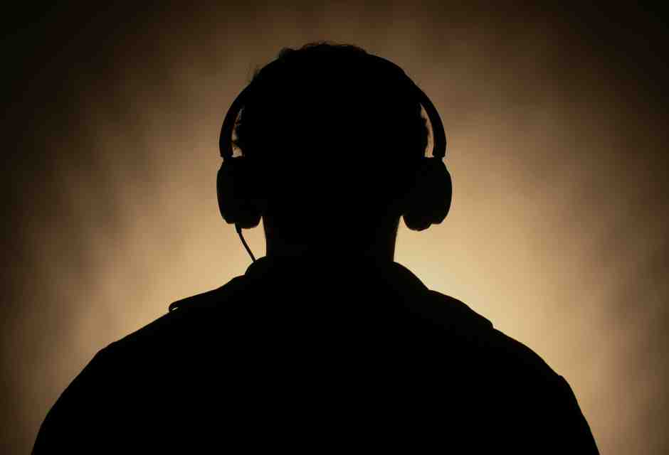 Crescono i ricavi dei musicisti italiani su Spotify, anche grazie agli ascoltatori esteri