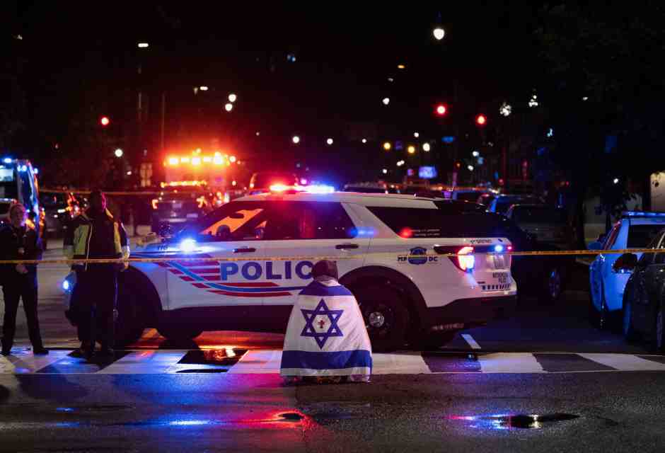 Due dipendenti dell'ambasciata israeliana uccisi a Washington. Trump: "È antisemitismo"