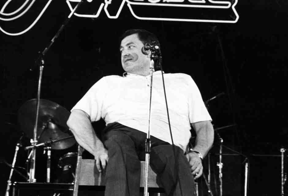 Eppure soffia anche al Giro d'Italia. I cinquant'anni della canzone di Pierangelo Bertoli