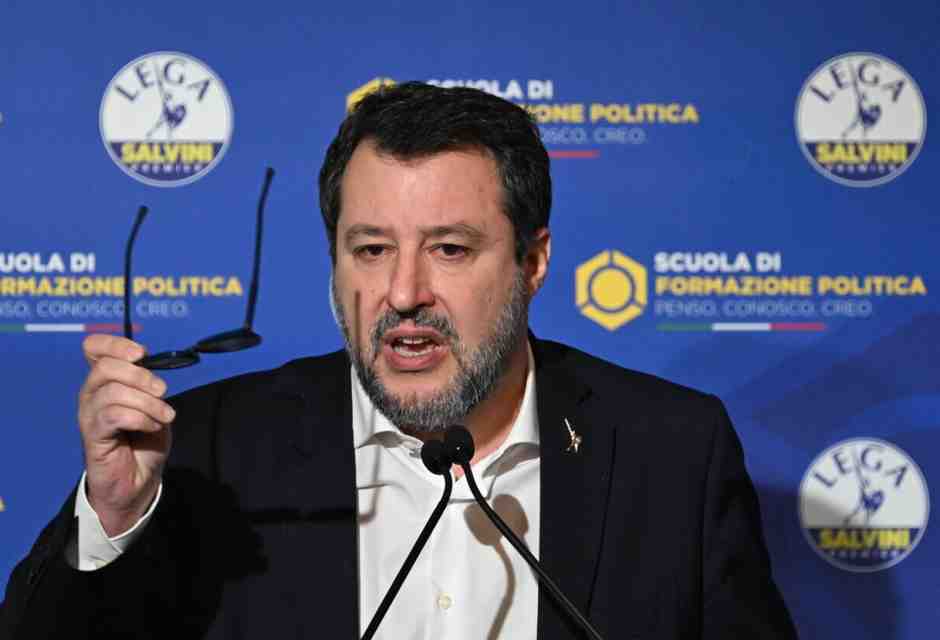 Come si spiega e da dove arriva il litigio tra Quirinale e Salvini sulle regole per il Ponte