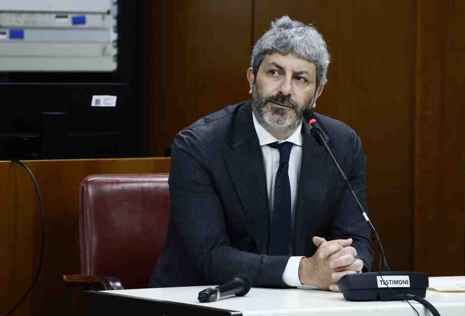 Roberto Fico "'a purpetta". In Campania imbarca il figlio di Cesaro e cerca Mastella, che avvisa: "I 5s non rompano"