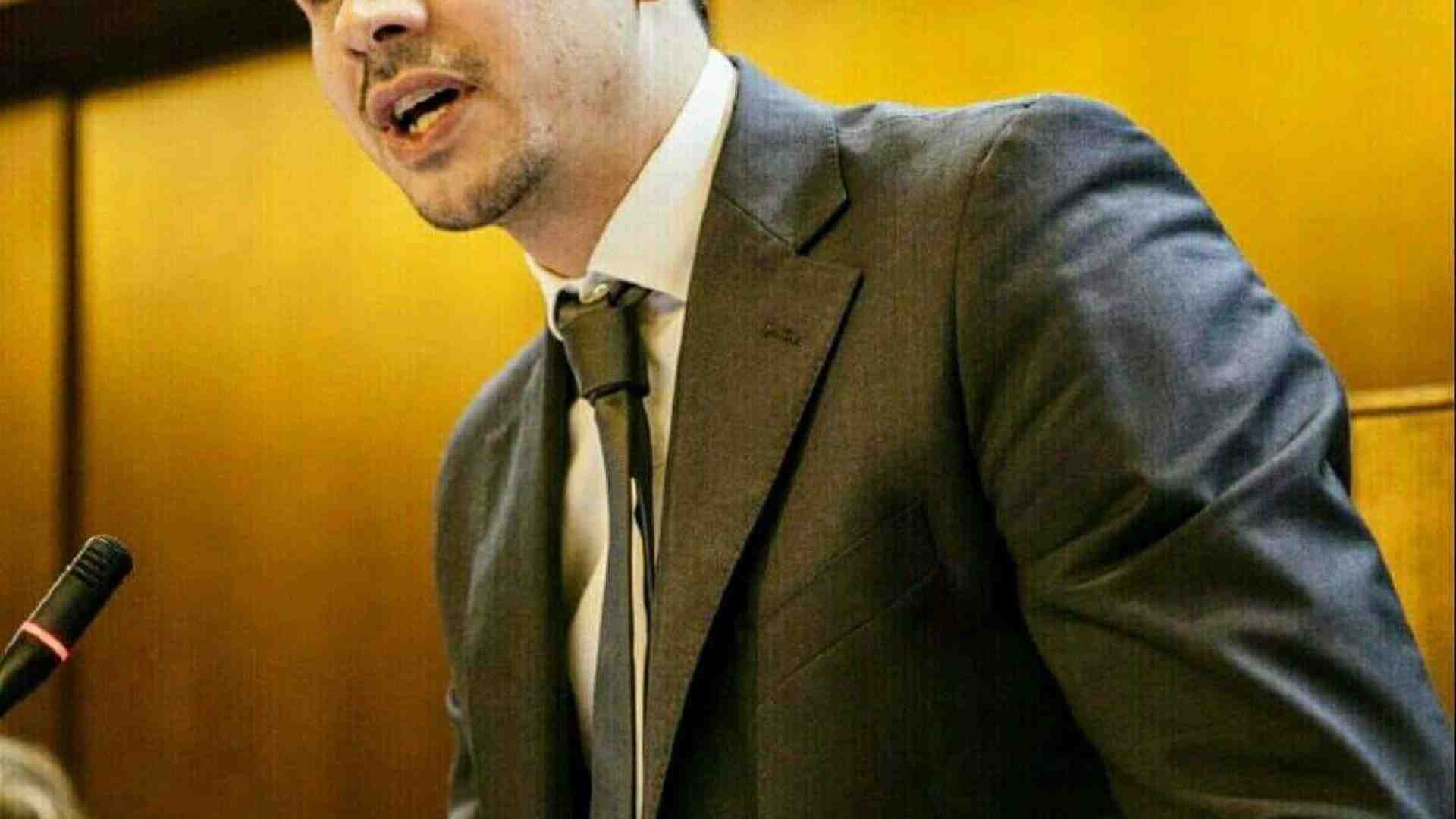 A lezione con Luigi Iovino. L’ex M5s e lo scontro con il prof Gennaro Avallone