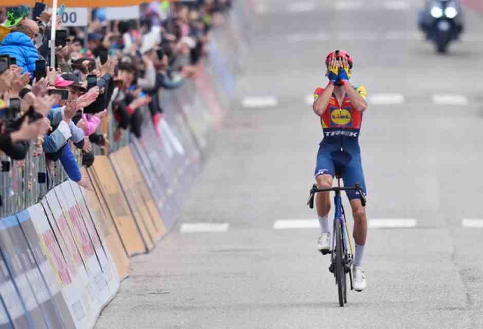 La vittoria gregaria di Carlos Verona al Giro d'Italia 2025