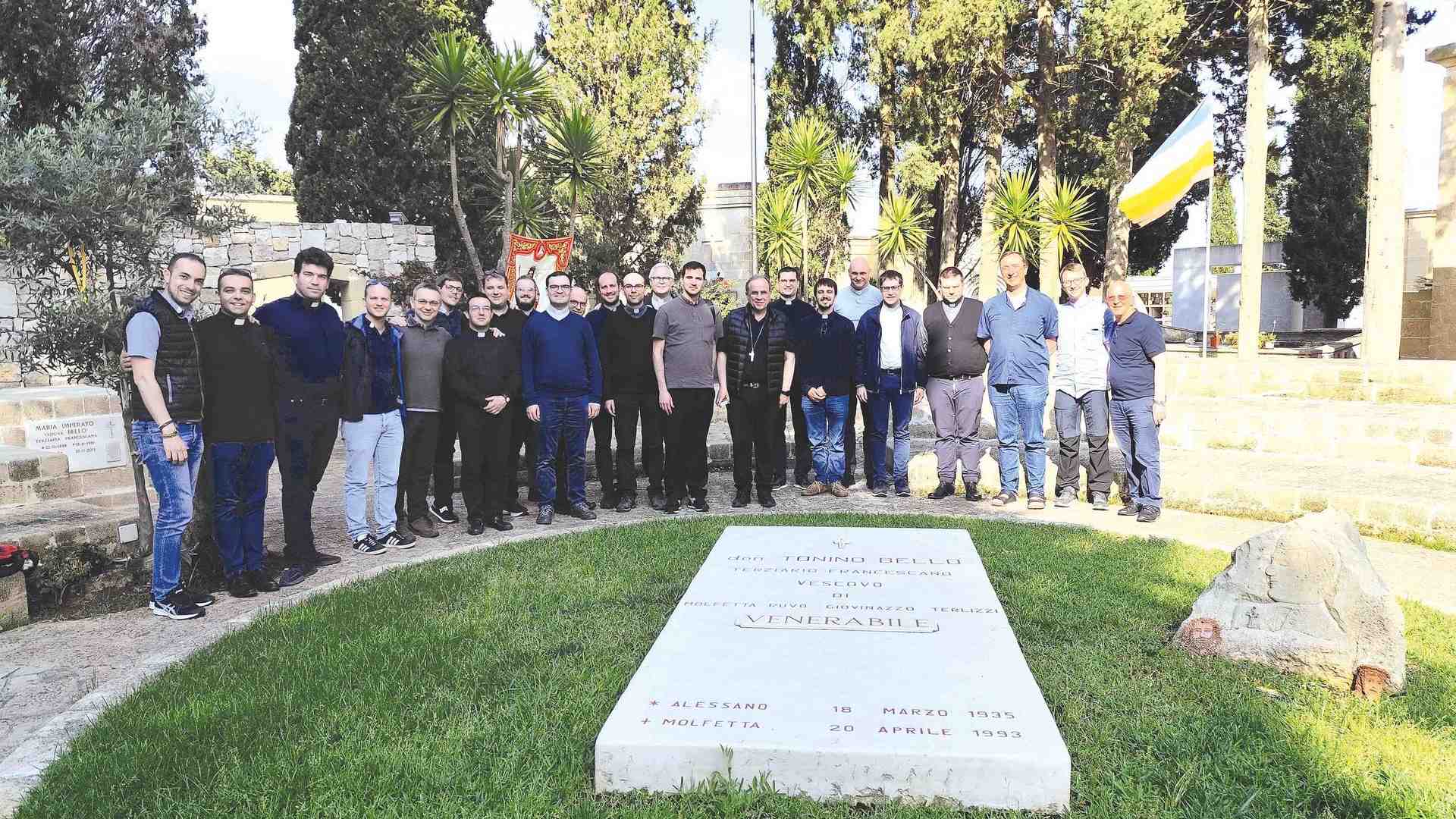 Pellegrinaggio sulle orme di don Tonino Bello