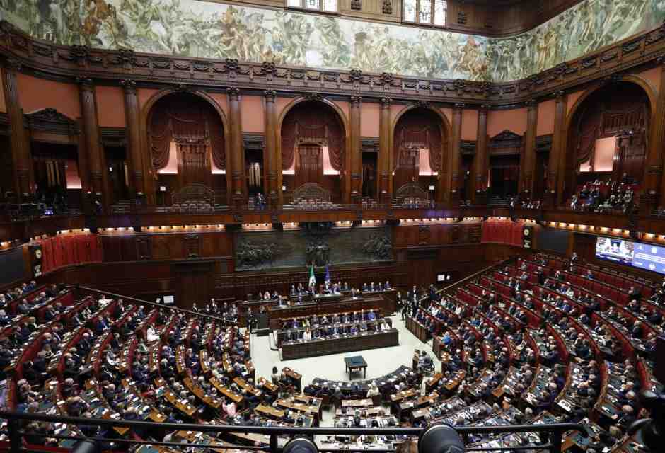 Invece di legiferare, il Parlamento si occupa di istituire giornate nazionali
