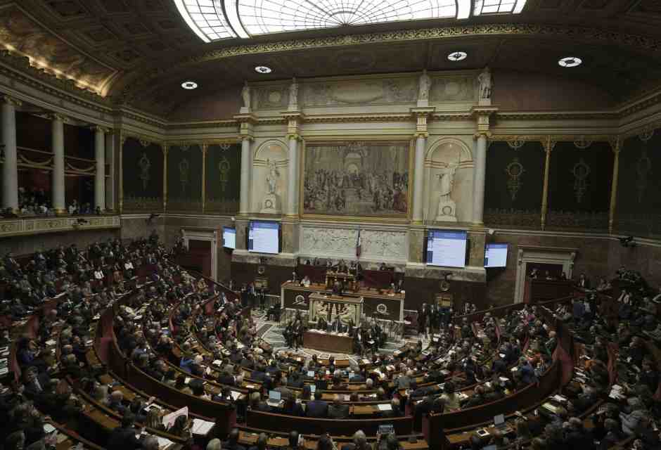 La Francia approva il disegno di legge sul suicidio assistito