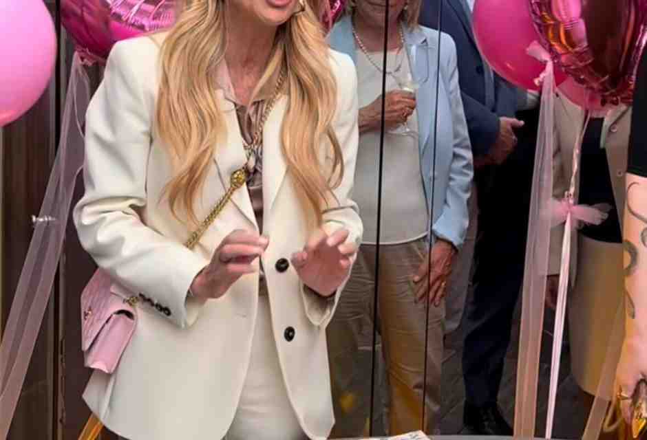 Ritorno a Colle Oppio: la sfilata di FdI per i 50 anni Arianna Meloni nel club davanti alla storica sezione