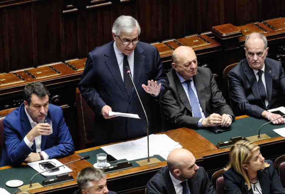 Tajani-Crosetto-Giuli: "Gaza non è di sinistra". Si spacca l'opposizione e rinasce il Terzo Polo